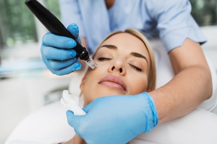 Signs You Need the Best Dermatologist in Dubai Now