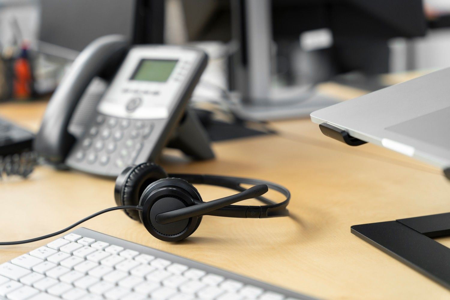 Why General Contractors Are Turning to VoIP for Smarter Communication