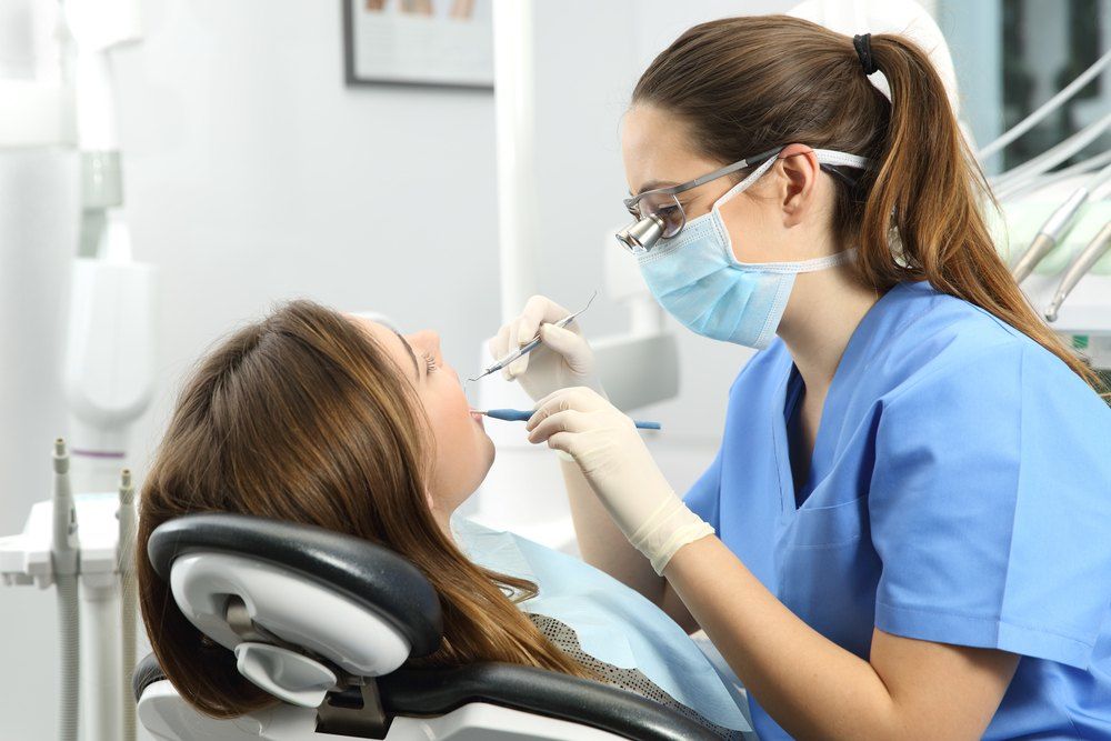 Best Dental Clinic Solutions for Crowded Teeth Issues