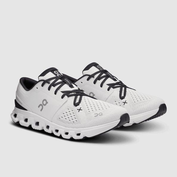 Tenis On Cloud perfectos para actividades urbanas